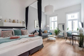 ⍟Luxurious and Spacious⍟ 5 min walk to city center (12)